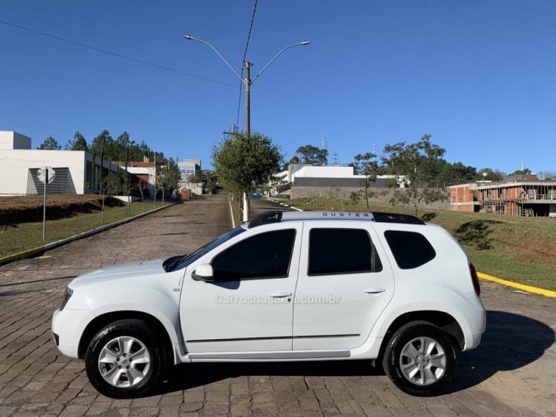 RENAULT - DUSTER - 2015/2016 - Branca - R$ 65.800,00