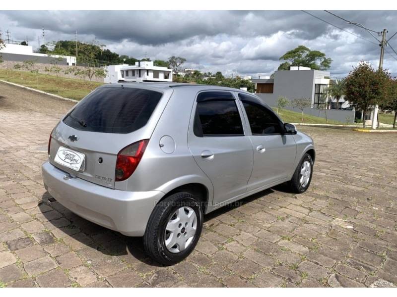 CHEVROLET - CELTA - 2013/2013 - Prata - R$ 37.800,00