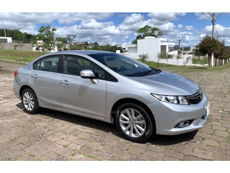 HONDA - CIVIC - 2013/2014 - Prata - R$ 73.800,00