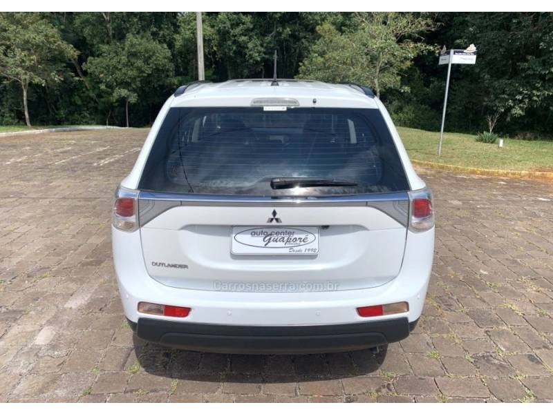 MITSUBISHI - OUTLANDER - 2014/2015 - Branca - R$ 75.800,00