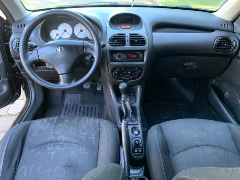 PEUGEOT - 206 - 2005/2005 - Preta - R$ 16.800,00