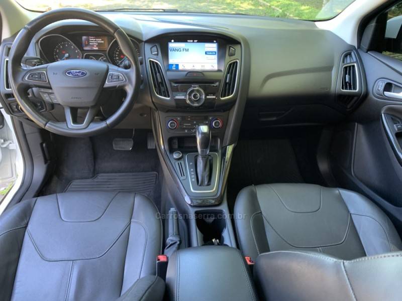 FORD - FOCUS - 2016/2017 - Branca - Sob Consulta