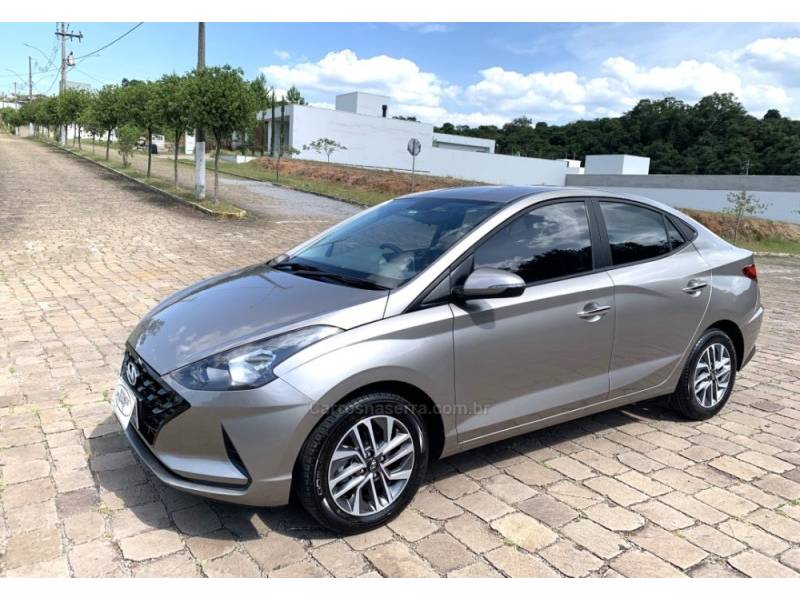 HYUNDAI - HB20S - 2022/2022 - Prata - R$ 87.800,00