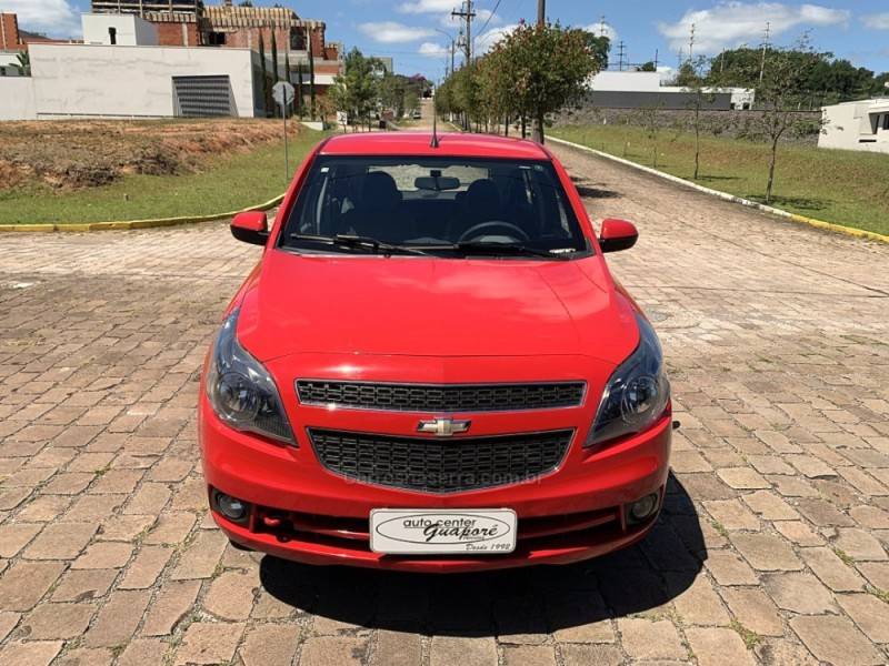 CHEVROLET - AGILE - 2012/2013 - Vermelha - R$ 40.800,00